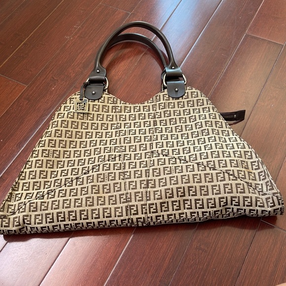 Fendi Handbags - Fendi (birds devil trapezii-zucch)